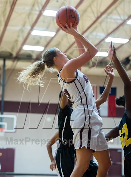 Thumbnail 1 in Garland vs Rowlett photogallery.