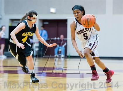 Thumbnail 2 in Garland vs Rowlett photogallery.