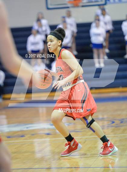 Thumbnail 3 in Vista Ridge vs. MacArthur photogallery.