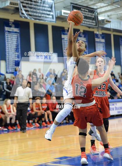 Thumbnail 1 in Vista Ridge vs. MacArthur photogallery.