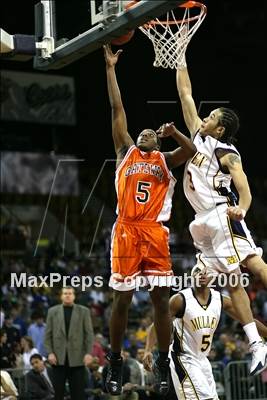 Thumbnail 2 in Gateway vs Mullen (Great 8 - 5A State Playoffs) photogallery.