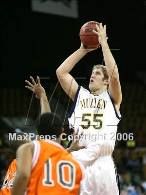 Thumbnail 2 in Gateway vs Mullen (Great 8 - 5A State Playoffs) photogallery.