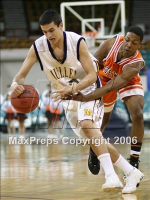 Thumbnail 2 in Gateway vs Mullen (Great 8 - 5A State Playoffs) photogallery.
