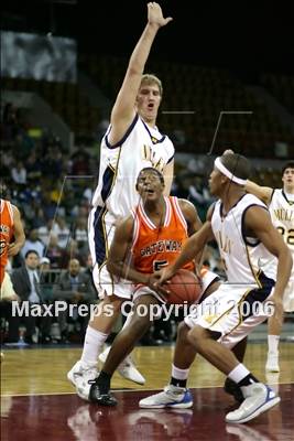 Thumbnail 1 in Gateway vs Mullen (Great 8 - 5A State Playoffs) photogallery.