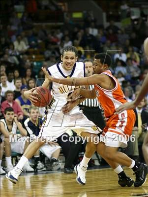 Thumbnail 1 in Gateway vs Mullen (Great 8 - 5A State Playoffs) photogallery.