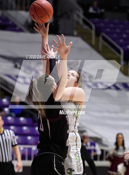Thumbnail 2 in Pine View vs. Ridgeline (UHSAA 4A Quarterfinal) photogallery.