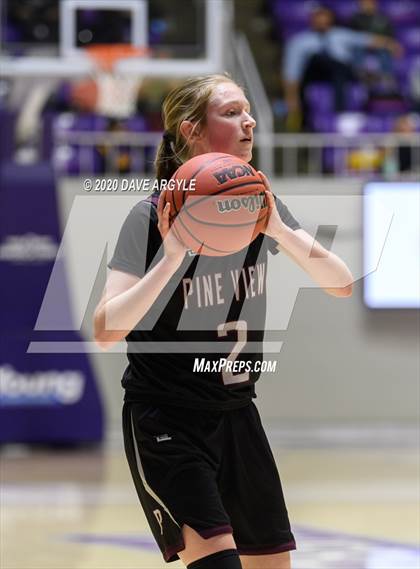 Thumbnail 3 in Pine View vs. Ridgeline (UHSAA 4A Quarterfinal) photogallery.