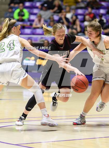 Thumbnail 2 in Pine View vs. Ridgeline (UHSAA 4A Quarterfinal) photogallery.