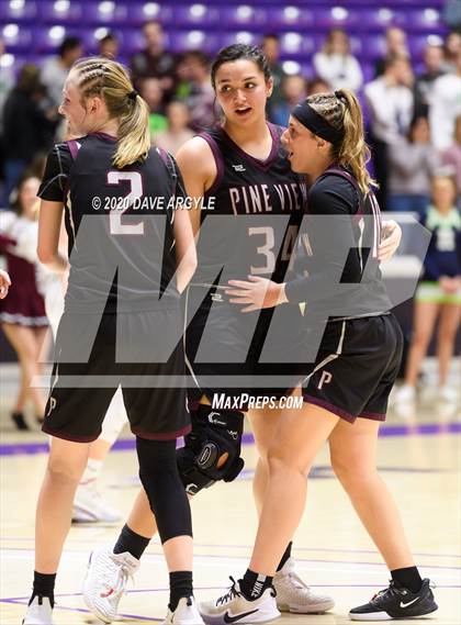 Thumbnail 2 in Pine View vs. Ridgeline (UHSAA 4A Quarterfinal) photogallery.