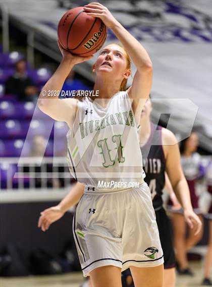 Thumbnail 3 in Pine View vs. Ridgeline (UHSAA 4A Quarterfinal) photogallery.
