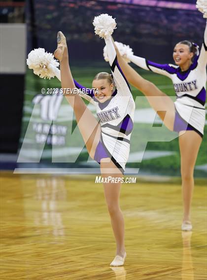 Thumbnail 2 in Douglas County CHSAA Spirit Poms photogallery.