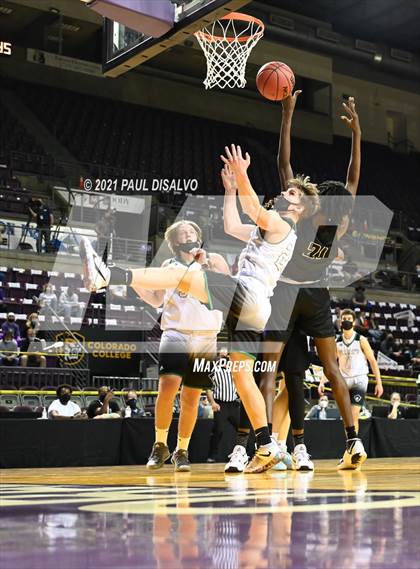 Thumbnail 2 in St. Mary's vs. Lutheran (CHSAA 3A State Final) photogallery.
