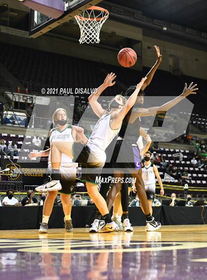 Thumbnail 3 in St. Mary's vs. Lutheran (CHSAA 3A State Final) photogallery.
