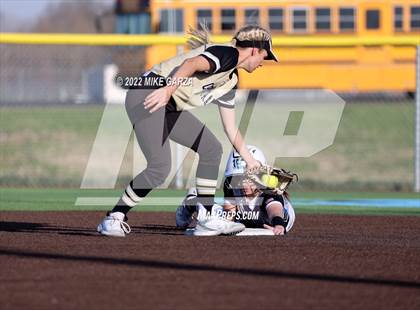 Thumbnail 1 in Andover Central @ Eisenhower photogallery.