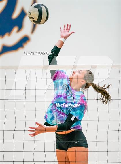 Thumbnail 1 in Monrovia vs. Tri-West Hendricks (IHSAA 3A Sectional Semi-Final) photogallery.