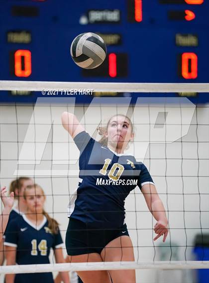 Thumbnail 3 in Monrovia vs. Tri-West Hendricks (IHSAA 3A Sectional Semi-Final) photogallery.