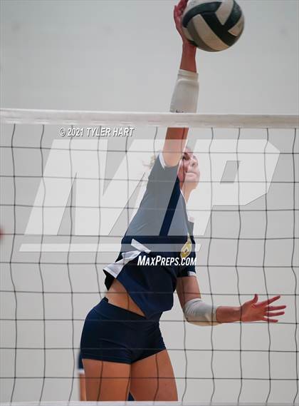 Thumbnail 1 in Monrovia vs. Tri-West Hendricks (IHSAA 3A Sectional Semi-Final) photogallery.