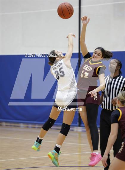 Thumbnail 3 in Dripping Springs vs. Liberal Arts & Science Academy - Austin (Lobo Pack Attack Classic) photogallery.