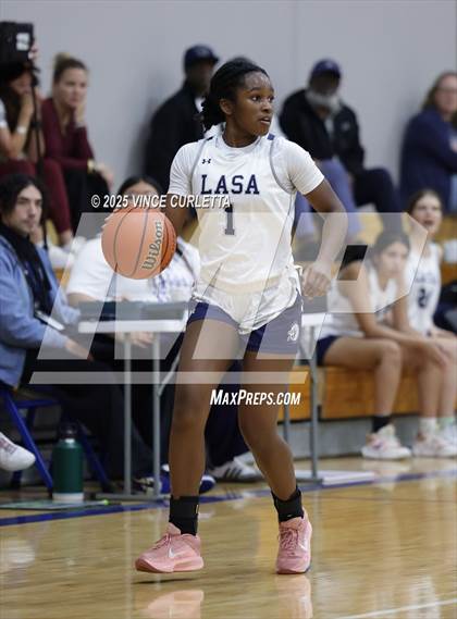 Thumbnail 3 in Dripping Springs vs. Liberal Arts & Science Academy - Austin (Lobo Pack Attack Classic) photogallery.