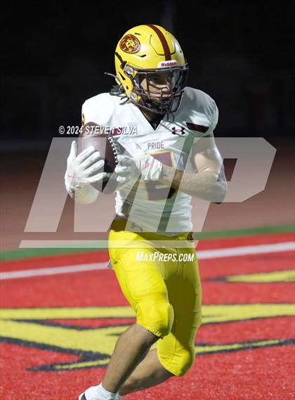 Thumbnail 3 in Cathedral Catholic vs. Mountain Pointe (Honor Bowl) photogallery.
