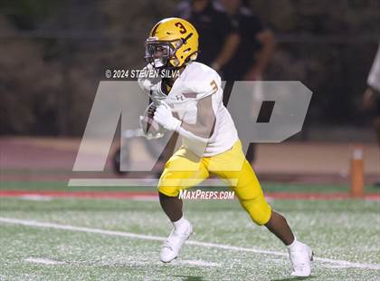 Thumbnail 3 in Cathedral Catholic vs. Mountain Pointe (Honor Bowl) photogallery.