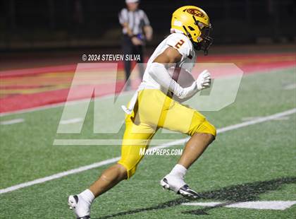 Thumbnail 2 in Cathedral Catholic vs. Mountain Pointe (Honor Bowl) photogallery.