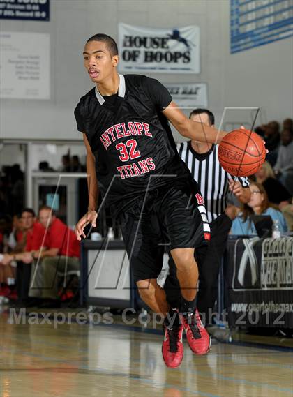 Thumbnail 1 in Antelope vs. Fort Bend Travis (MaxPreps Holiday Classic) photogallery.