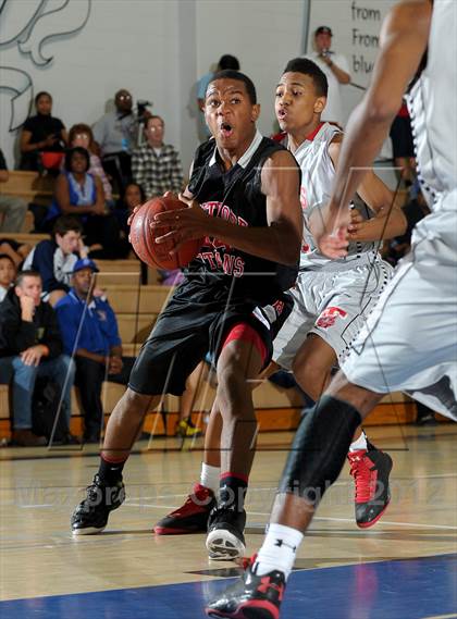 Thumbnail 2 in Antelope vs. Fort Bend Travis (MaxPreps Holiday Classic) photogallery.