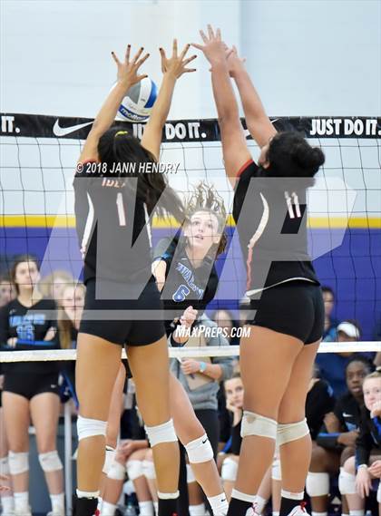 Thumbnail 3 in 'Iolani vs. Walton (Durango Fall Classic) photogallery.