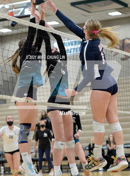Thumbnail 3 in La Salle @ Aliso Niguel (CIF SS D2 Semifinal) photogallery.