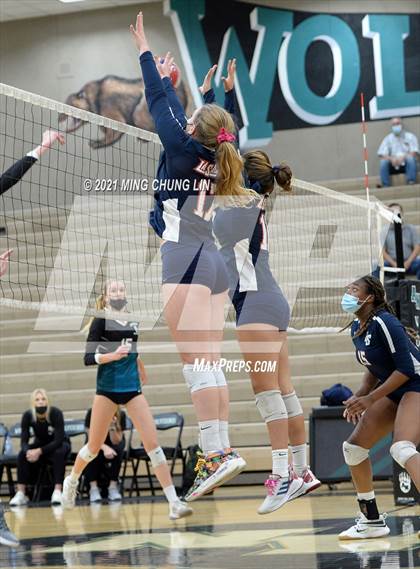 Thumbnail 3 in La Salle @ Aliso Niguel (CIF SS D2 Semifinal) photogallery.