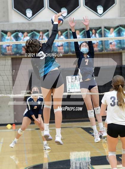 Thumbnail 1 in La Salle @ Aliso Niguel (CIF SS D2 Semifinal) photogallery.
