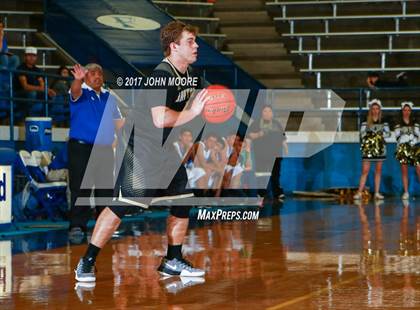 Thumbnail 1 in Amherst vs. Jayton (UIL 1A Regional Quarterfinal Playoff) photogallery.