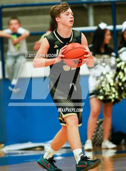 Thumbnail 2 in Amherst vs. Jayton (UIL 1A Regional Quarterfinal Playoff) photogallery.