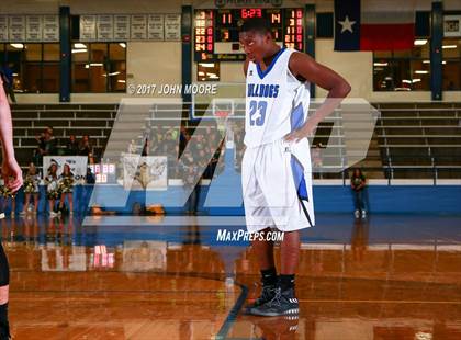 Thumbnail 3 in Amherst vs. Jayton (UIL 1A Regional Quarterfinal Playoff) photogallery.