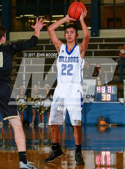 Thumbnail 2 in Amherst vs. Jayton (UIL 1A Regional Quarterfinal Playoff) photogallery.