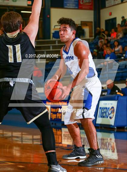 Thumbnail 1 in Amherst vs. Jayton (UIL 1A Regional Quarterfinal Playoff) photogallery.