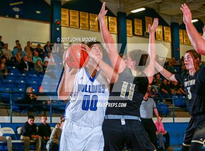 Thumbnail 1 in Amherst vs. Jayton (UIL 1A Regional Quarterfinal Playoff) photogallery.