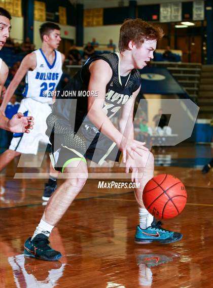Thumbnail 3 in Amherst vs. Jayton (UIL 1A Regional Quarterfinal Playoff) photogallery.