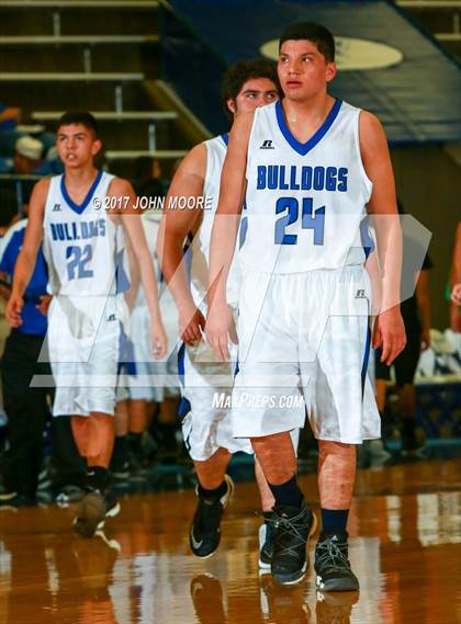 Thumbnail 3 in Amherst vs. Jayton (UIL 1A Regional Quarterfinal Playoff) photogallery.