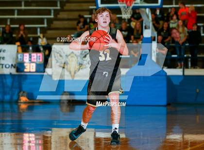 Thumbnail 1 in Amherst vs. Jayton (UIL 1A Regional Quarterfinal Playoff) photogallery.