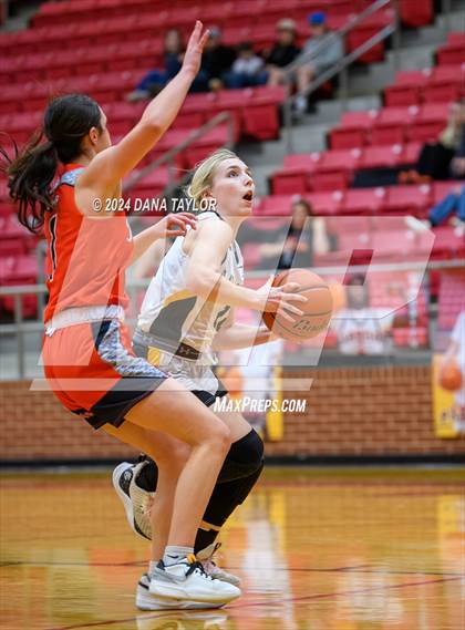 Thumbnail 2 in Cisco vs Petrolia (UIL 2A Region II Bi-District Championship) photogallery.