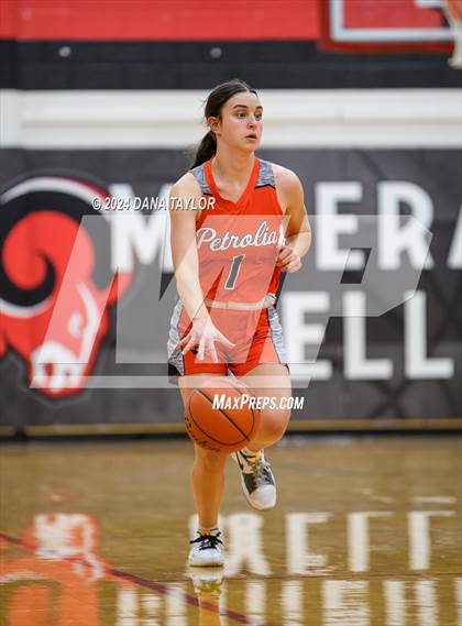 Thumbnail 3 in Cisco vs Petrolia (UIL 2A Region II Bi-District Championship) photogallery.