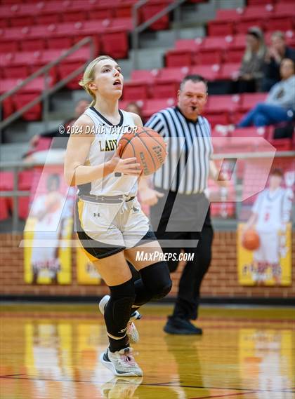 Thumbnail 2 in Cisco vs Petrolia (UIL 2A Region II Bi-District Championship) photogallery.