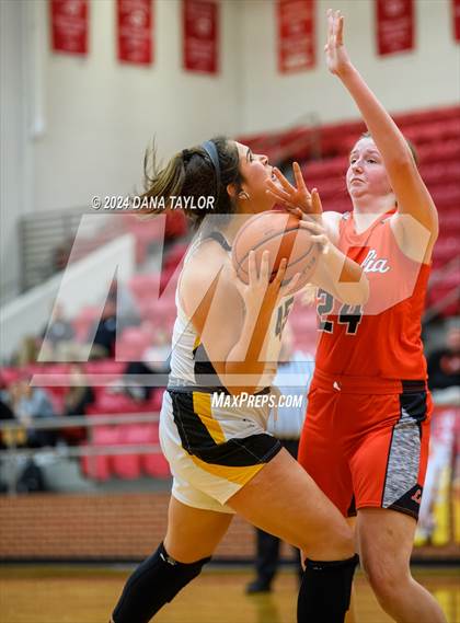Thumbnail 3 in Cisco vs Petrolia (UIL 2A Region II Bi-District Championship) photogallery.