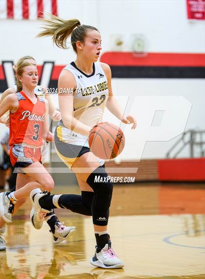 Thumbnail 3 in Cisco vs Petrolia (UIL 2A Region II Bi-District Championship) photogallery.