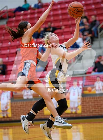 Thumbnail 3 in Cisco vs Petrolia (UIL 2A Region II Bi-District Championship) photogallery.