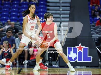 Thumbnail 2 in Holliday vs. Ponder (UIL 3A Basketball Semifinal) photogallery.