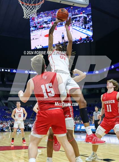 Thumbnail 2 in Holliday vs. Ponder (UIL 3A Basketball Semifinal) photogallery.
