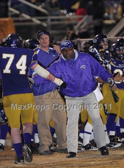 Thumbnail 2 in Kingsburg vs Ridgeview (CIF CS D3 Final) photogallery.